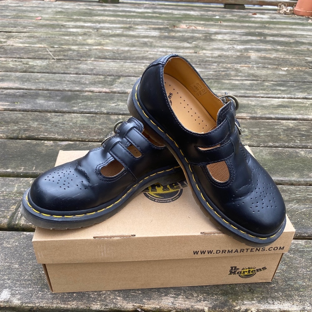 Mary Jane Dr. Martens 8065
